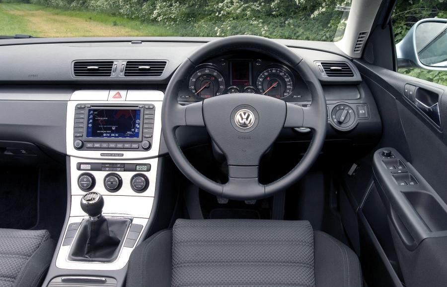  Volkswagen Passat 2005 года  (фото 3 из 161)